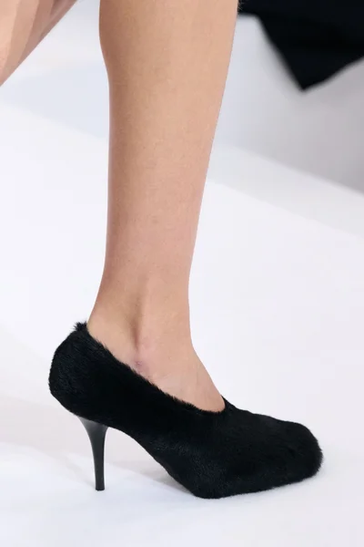 Look 10